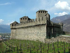Беллинцона - старинный швейцарский город трех замков