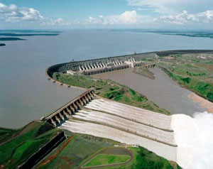 В Парагвае построили копию плотины Итайпу